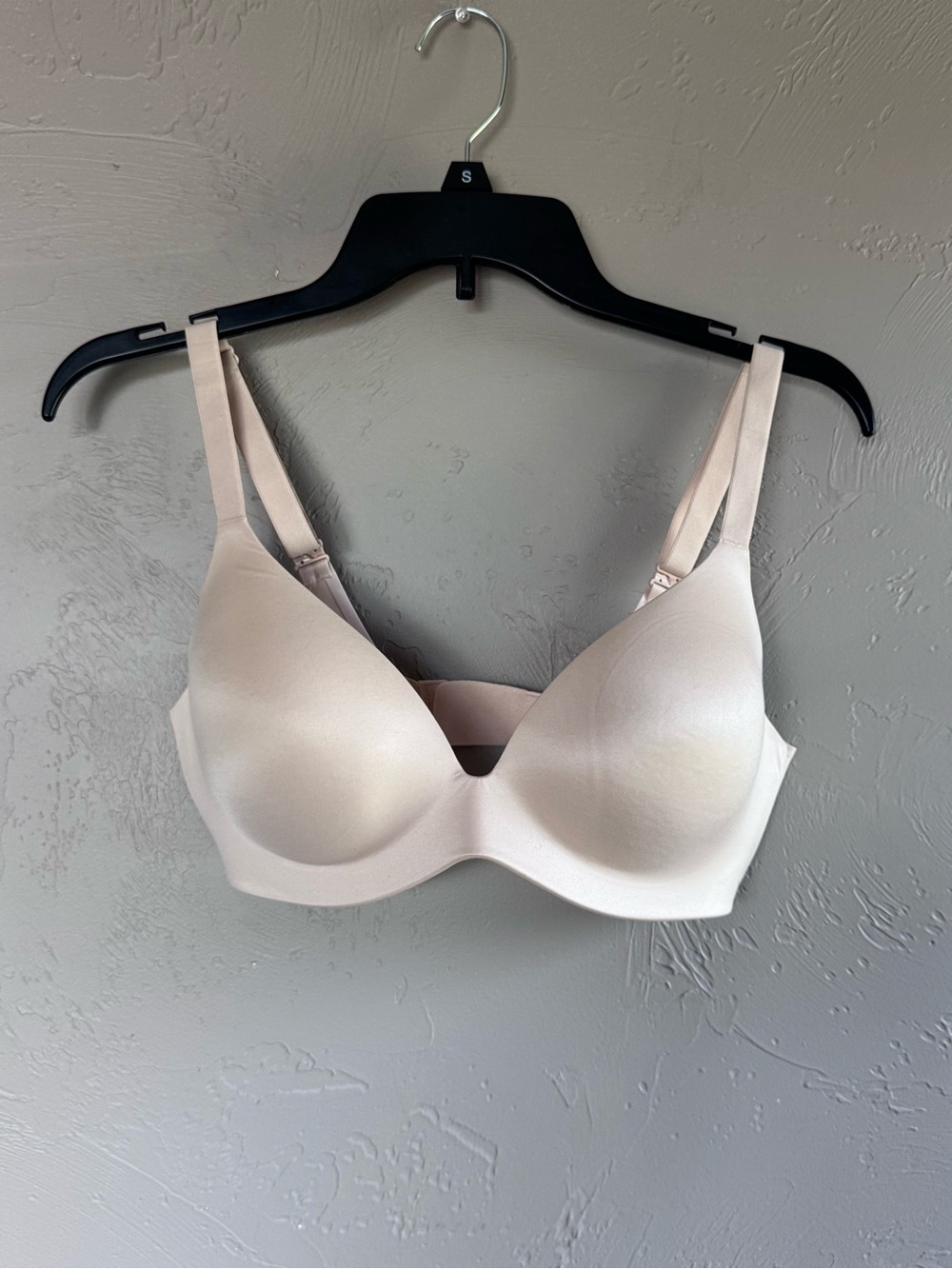 Victoria’s Secret Nude Smooth Lightly Lined Semi Bra Size 34D